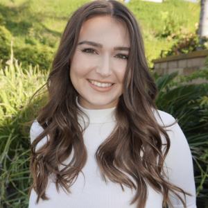 Dr. Stephanie Porras Clinical Psychologist at Helyx Health in Beverly Hills, Palo Alto, and San Francisco, CA