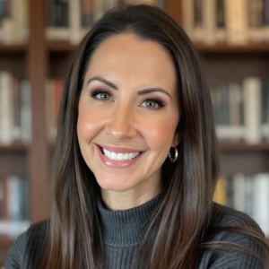 Dr. Mandy Mount, Counseling Psychologist at Helyx Health Near Me in San Francisco CA, Palo Alto CA and Beverly Hills CA