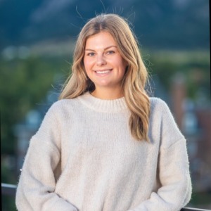 Gabi, Administrative Assistant at Helyx Health in Beverly Hills, Palo Alto, and San Francisco, CA