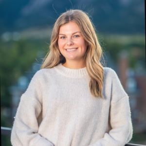 Gabi, Administrative Assistant at Helyx Health in Beverly Hills, Palo Alto, and San Francisco, CA